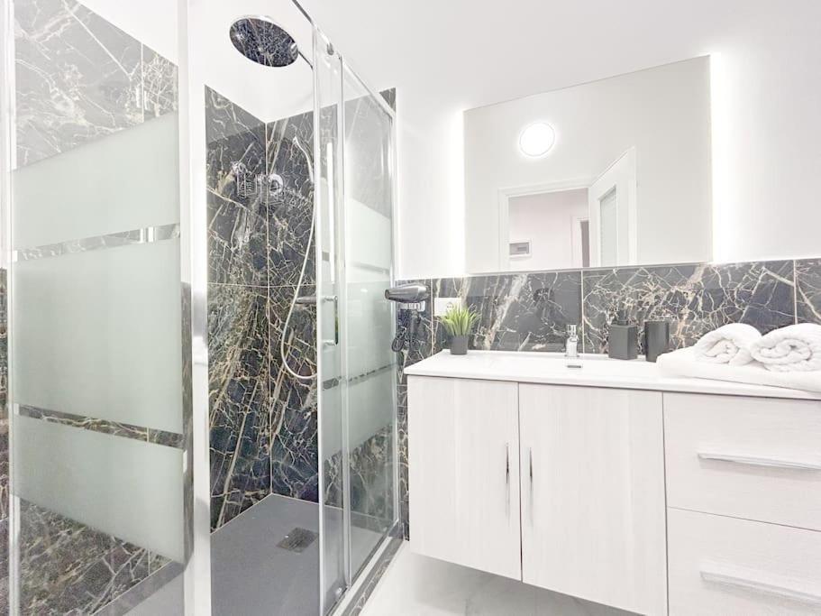 Elegant Apartment - Wifi - Smart Tv - Netflix Genoa Ngoại thất bức ảnh